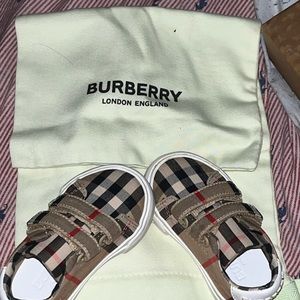 Infant Burberry sneakers